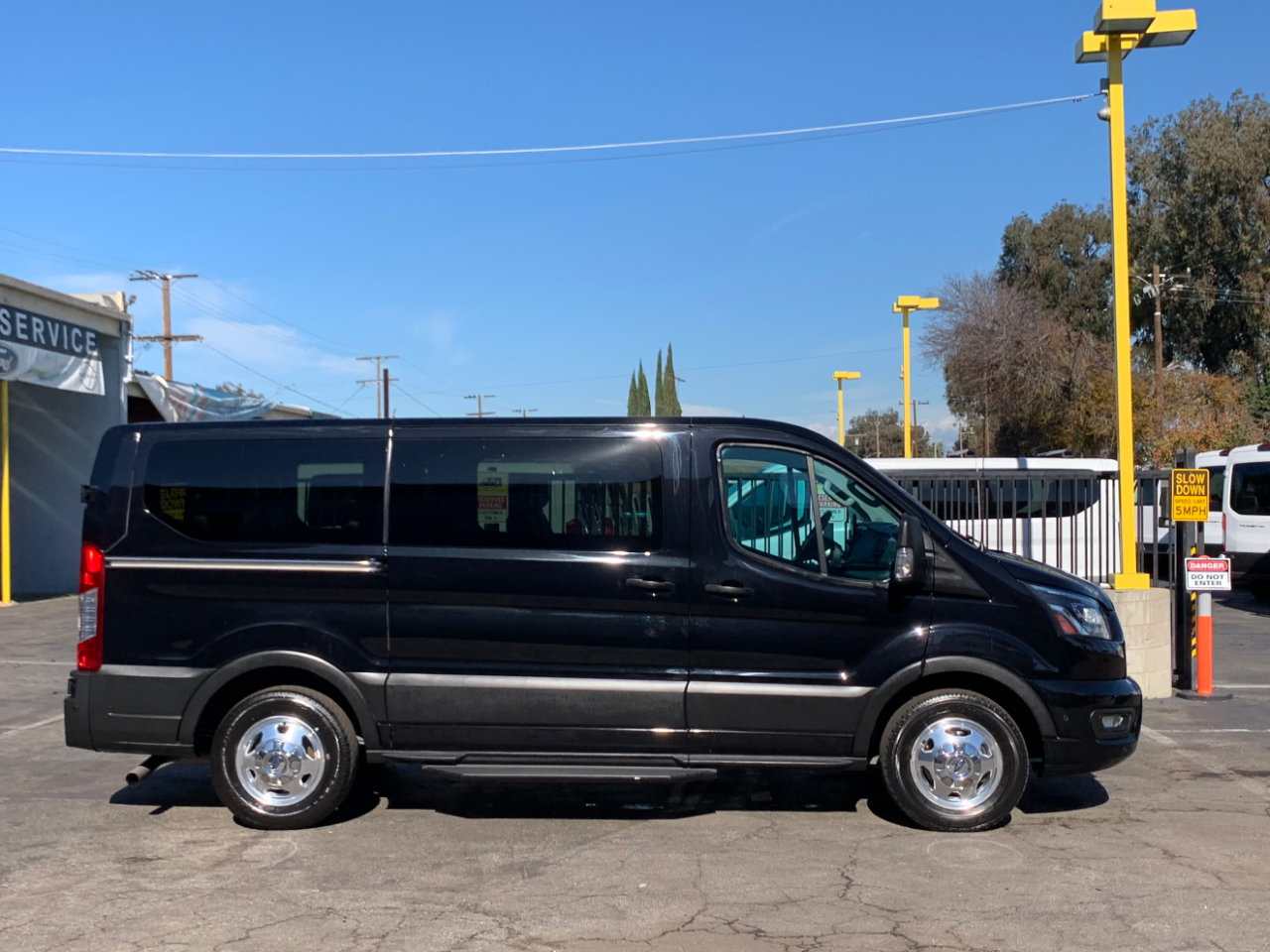 Ford Transit Passenger Wagon T-150 130" Low Roof XLT AWD 2020