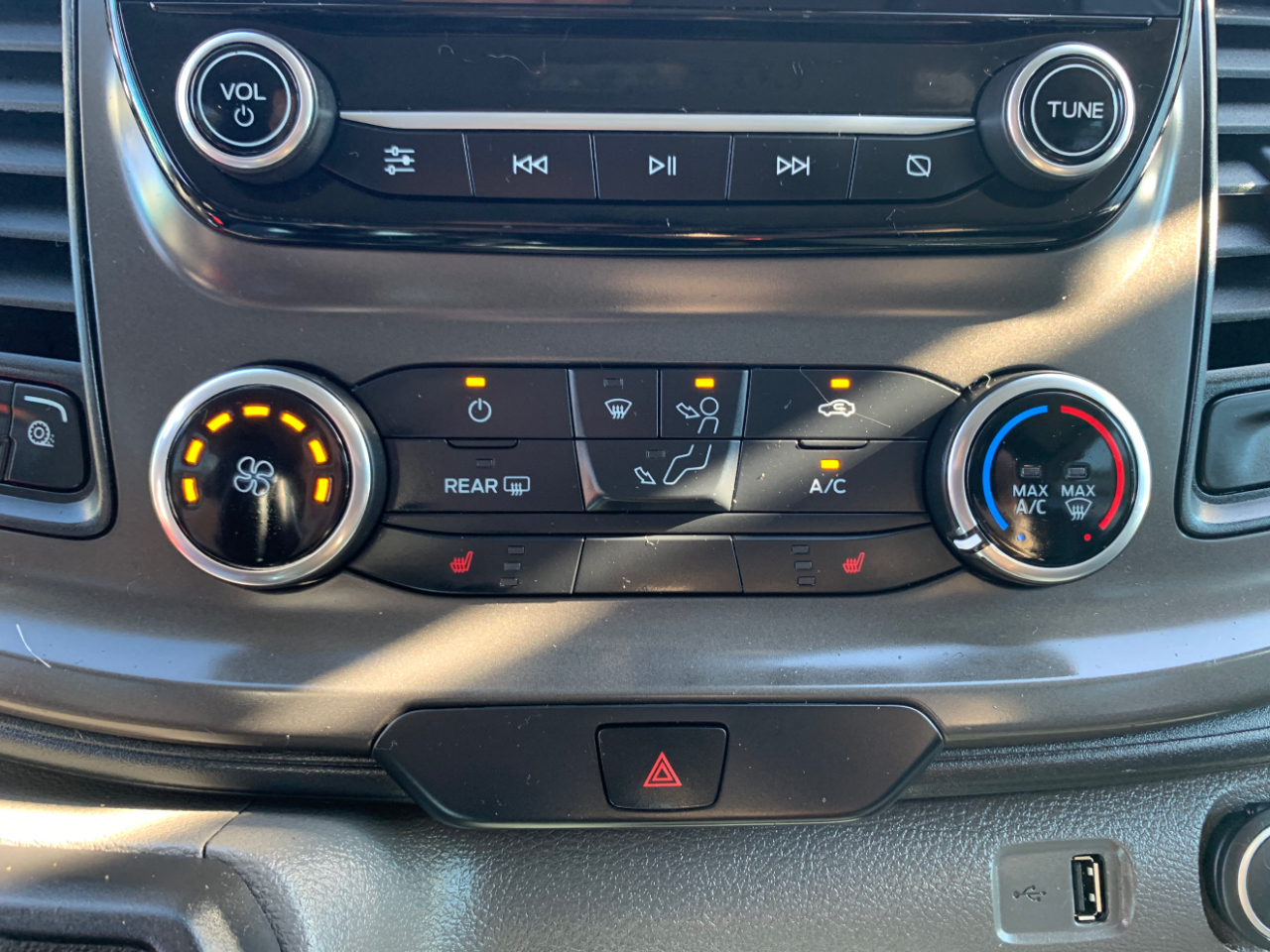 Ford Transit Passenger Wagon T-150 130" Low Roof XLT AWD 2020