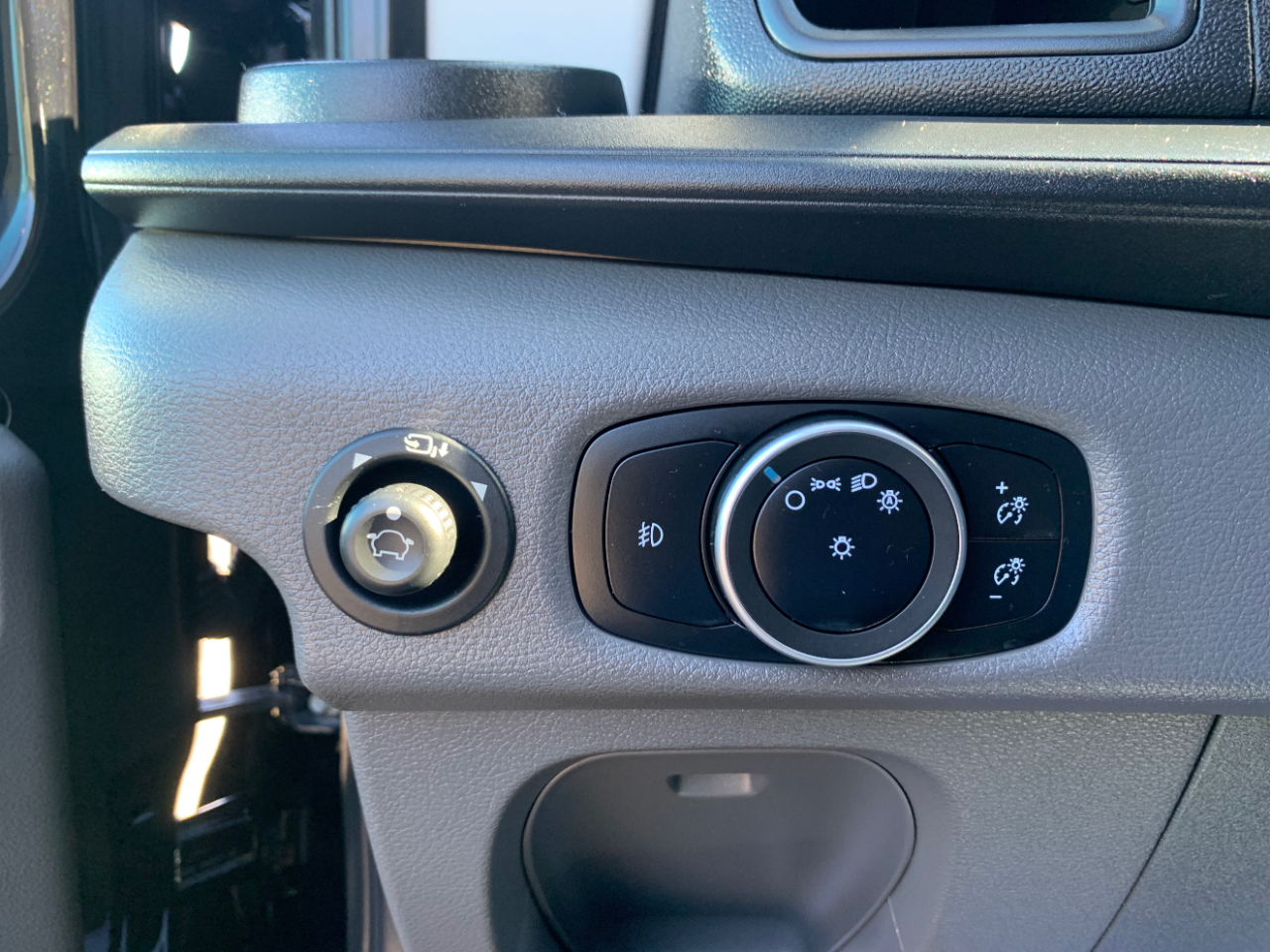 Ford Transit Passenger Wagon T-150 130" Low Roof XLT AWD 2020