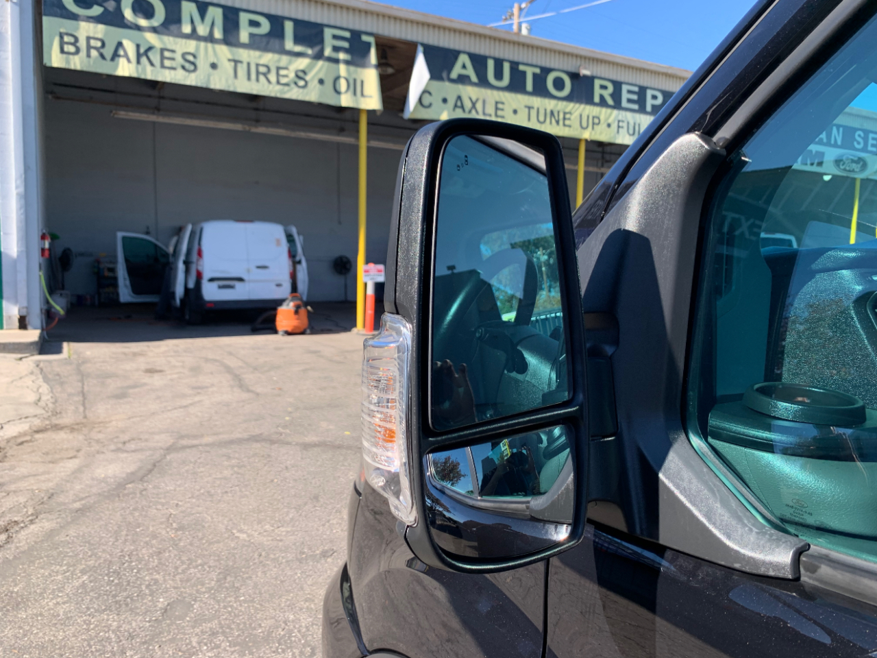 Ford Transit Passenger Wagon T-150 130" Low Roof XLT AWD 2020