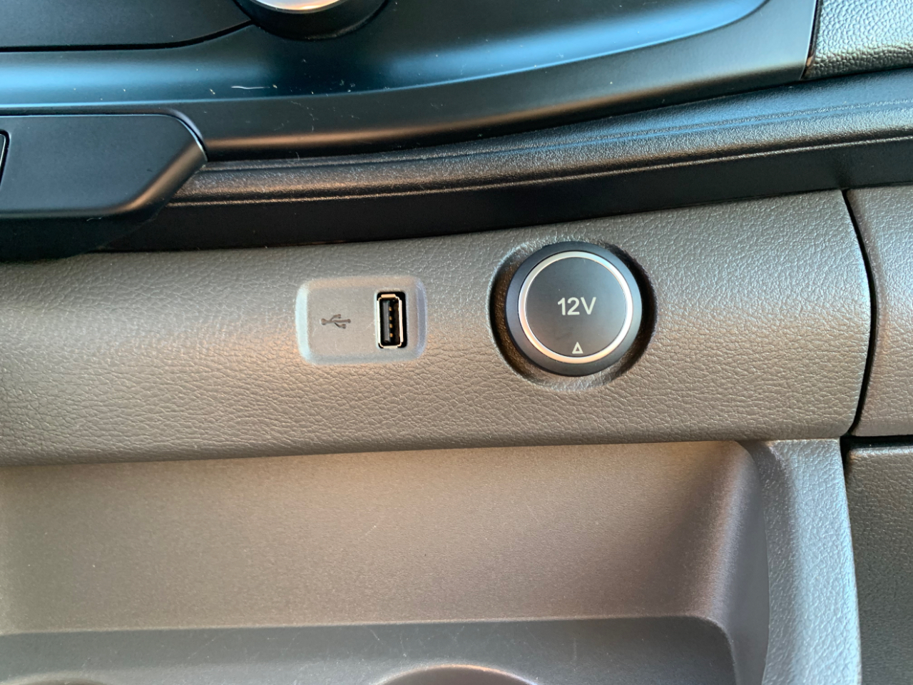 Ford Transit Passenger Wagon T-150 130" Med Roof XL RWD 2020