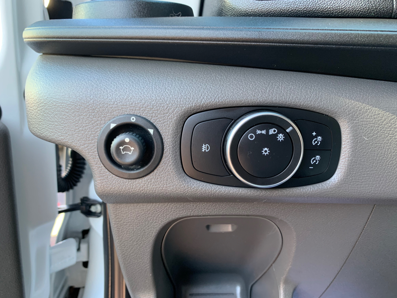 Ford Transit Passenger Wagon T-150 130" Med Roof XL RWD 2020