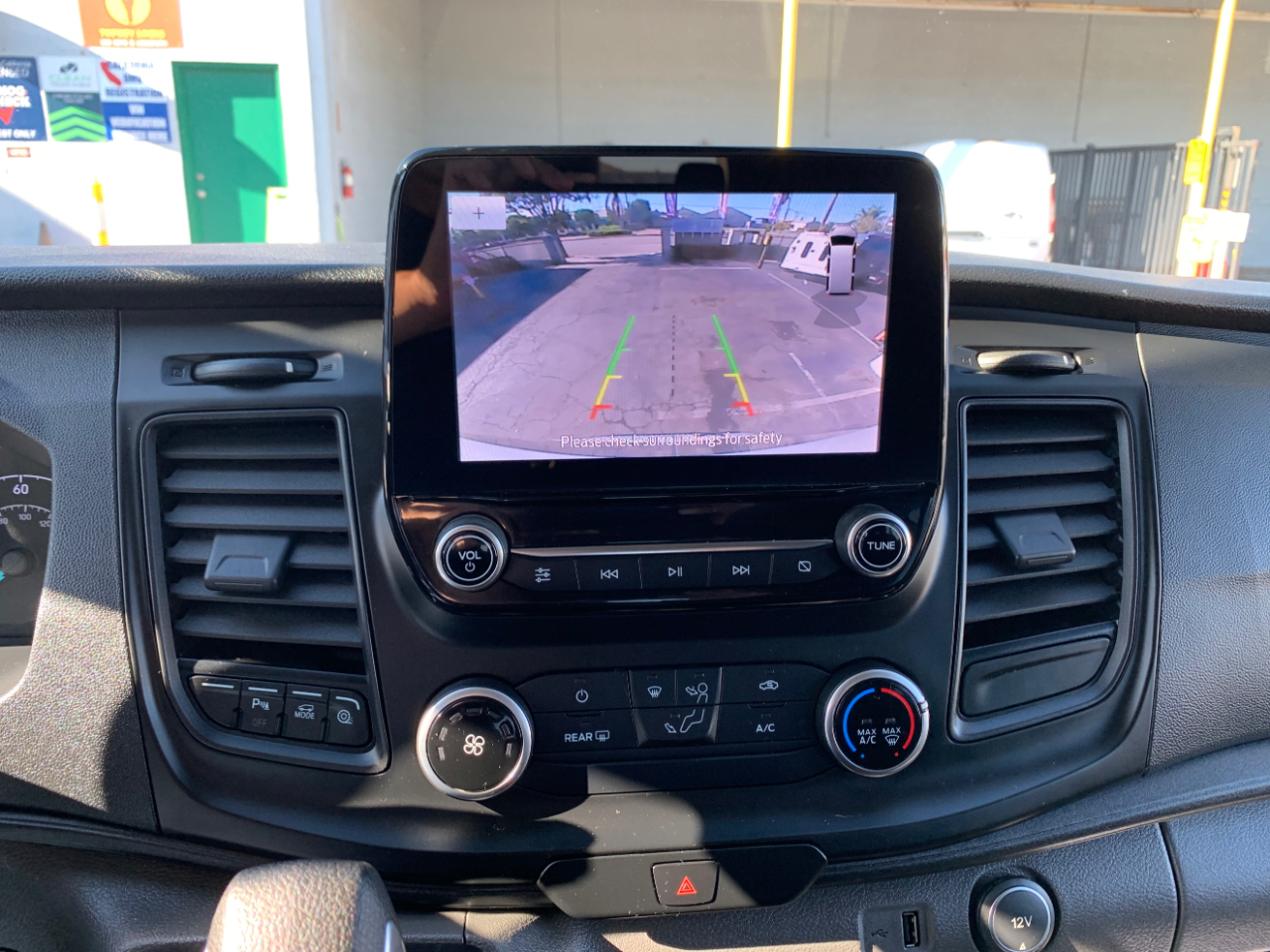 Ford Transit Passenger Wagon T-150 130" Med Roof XL RWD 2020