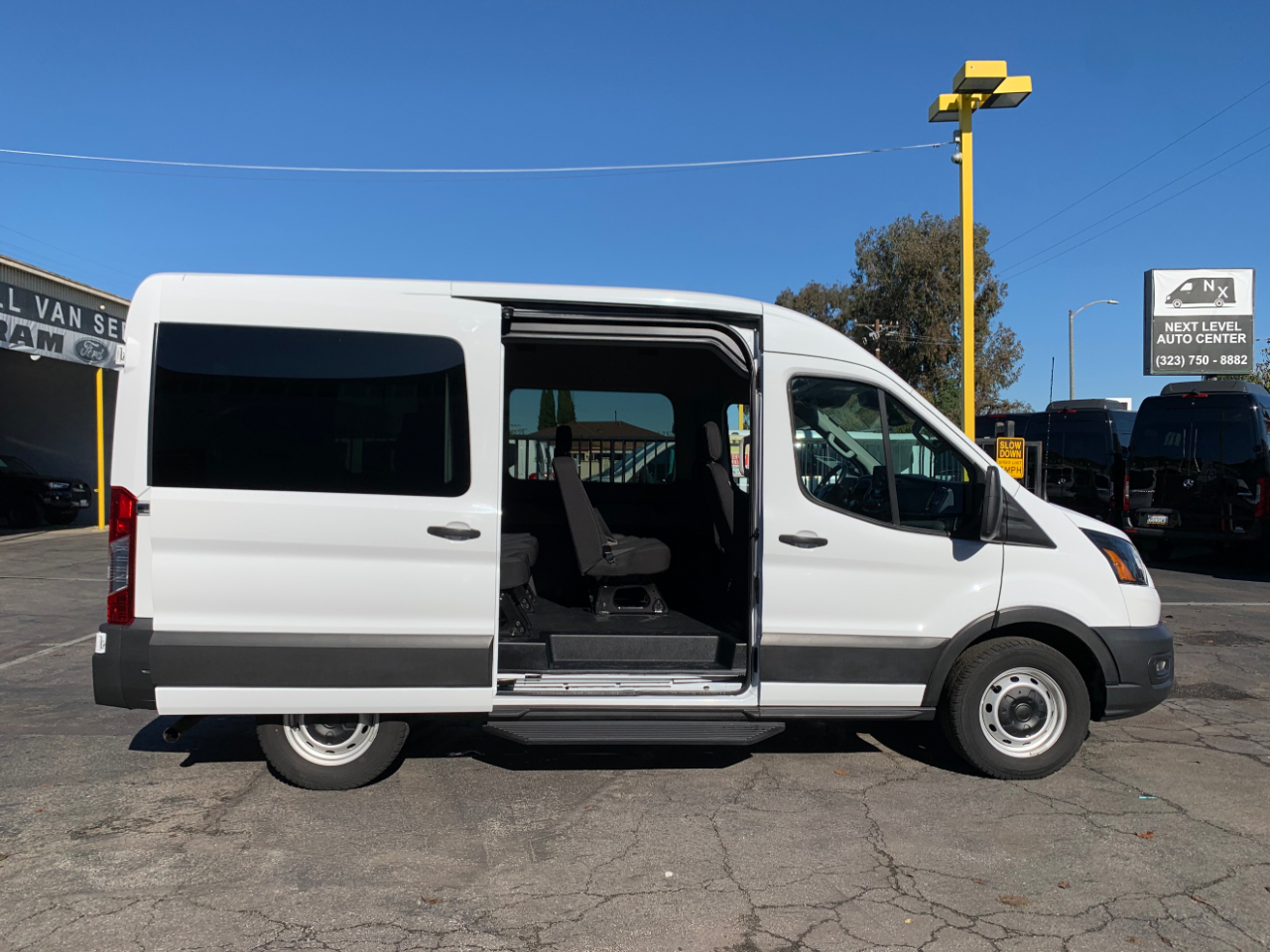 Ford Transit Passenger Wagon T-150 130" Med Roof XL RWD 2020