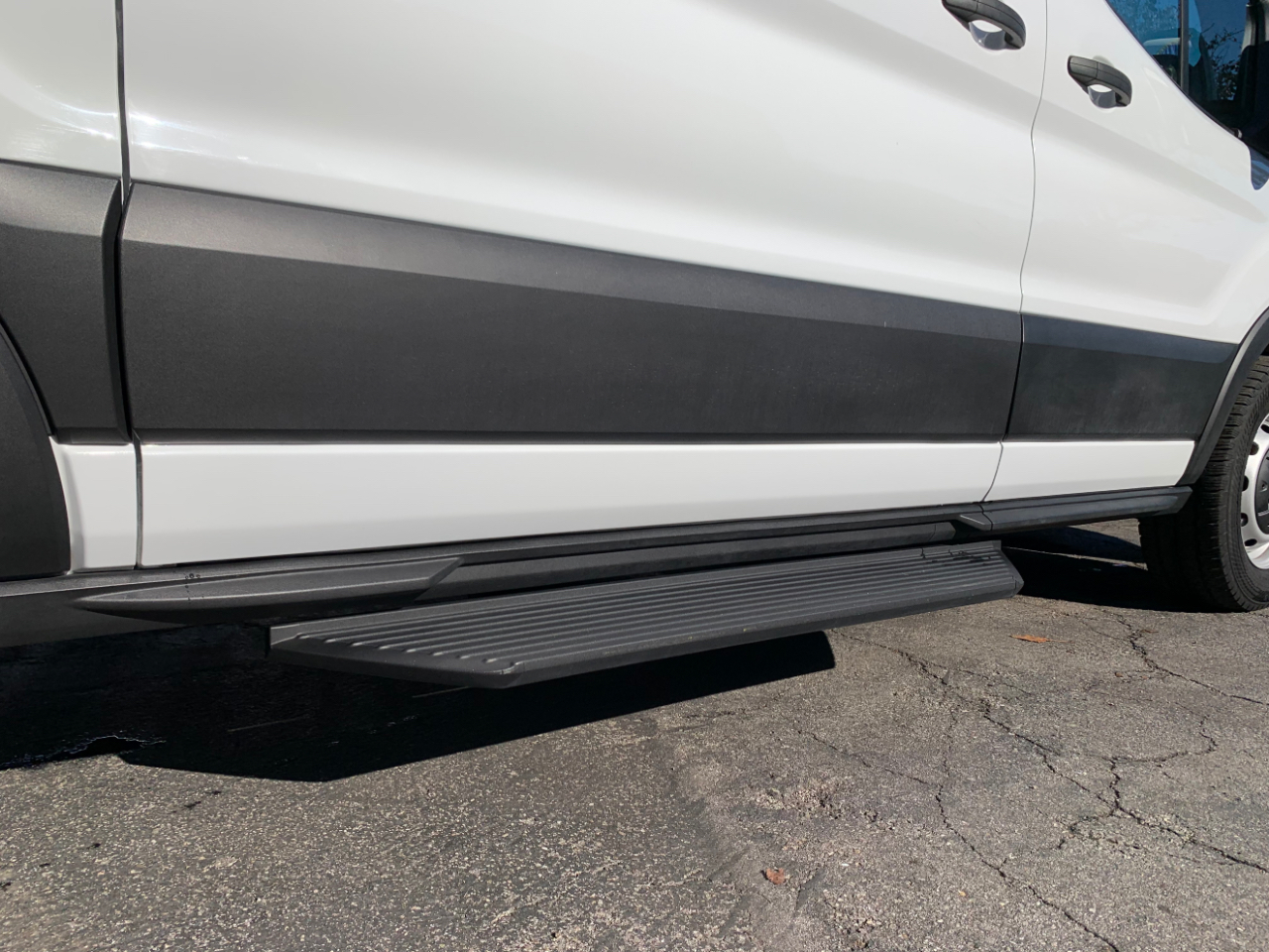 Ford Transit Passenger Wagon T-150 130" Med Roof XL RWD 2020