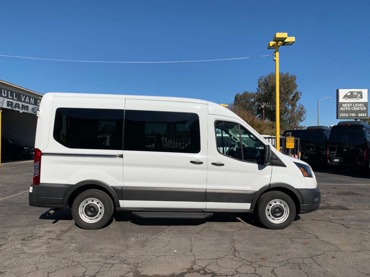Ford Transit Passenger Wagon T-150 130" Med Roof XL RWD 2020
