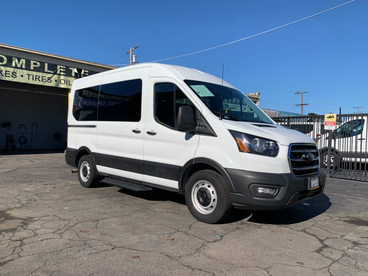 Ford Transit Passenger Wagon T-150 130" Med Roof XL RWD 2020