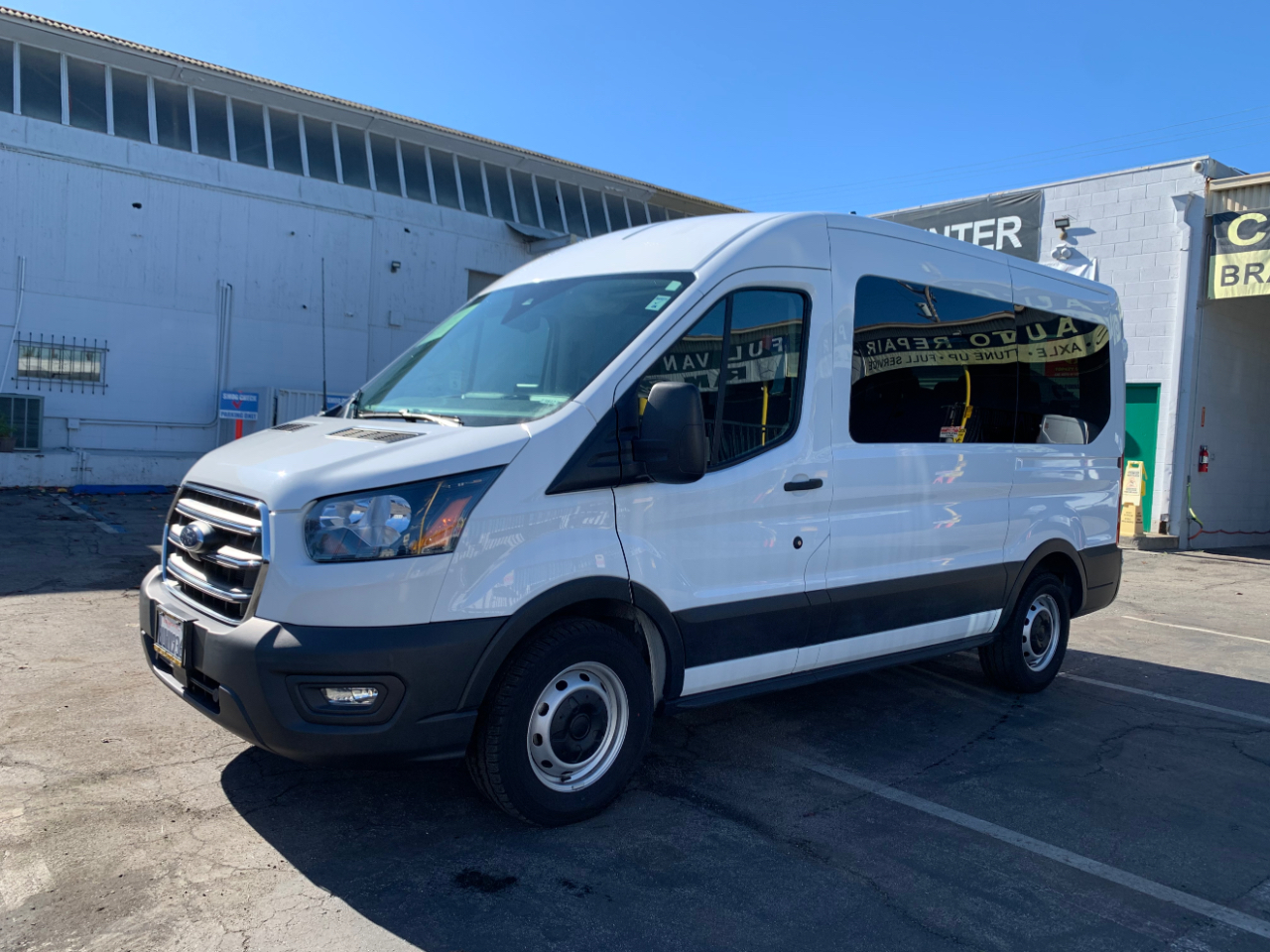 Ford Transit Passenger Wagon T-150 130" Med Roof XL RWD 2020