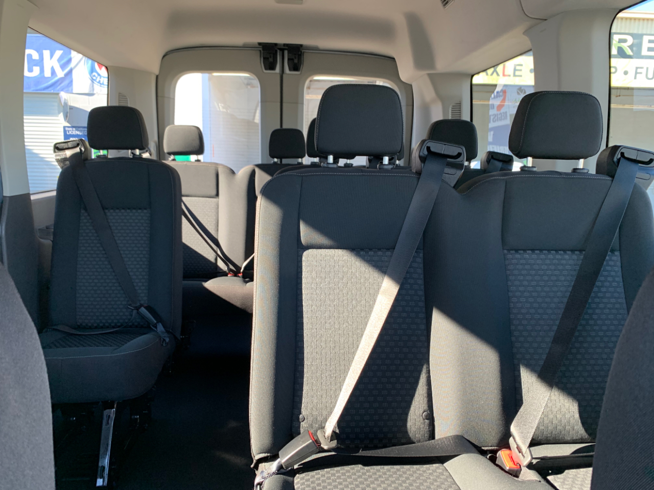 Ford Transit Passenger Wagon T-150 130" Med Roof XL RWD 2020