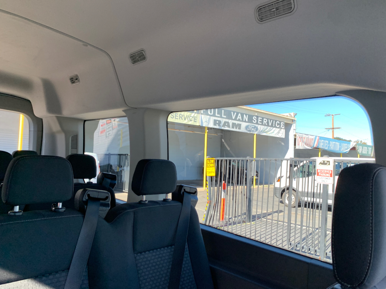 Ford Transit Passenger Wagon T-150 130" Med Roof XL RWD 2020