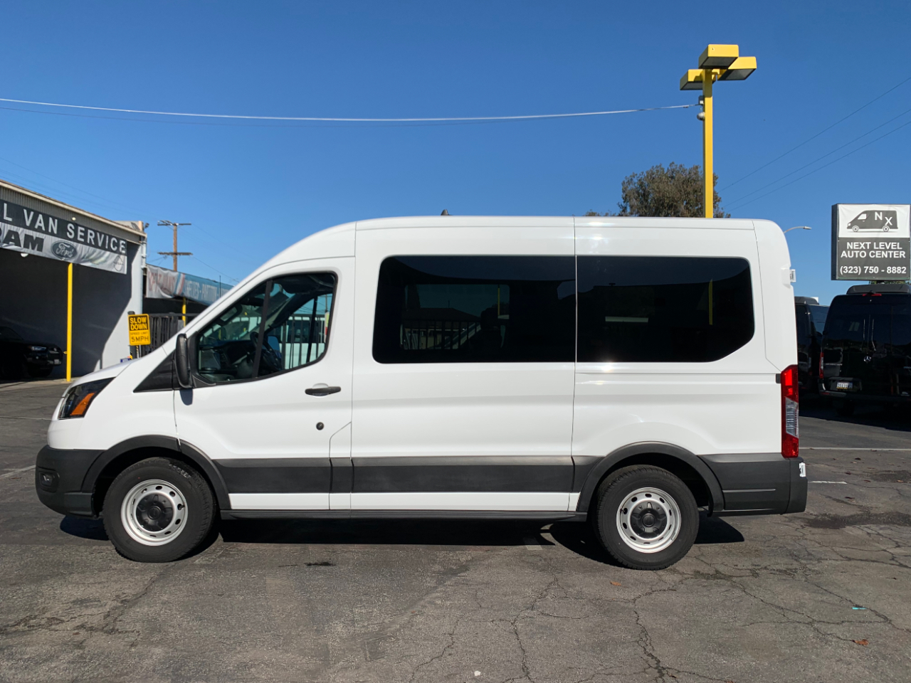 Ford Transit Passenger Wagon T-150 130" Med Roof XL RWD 2020