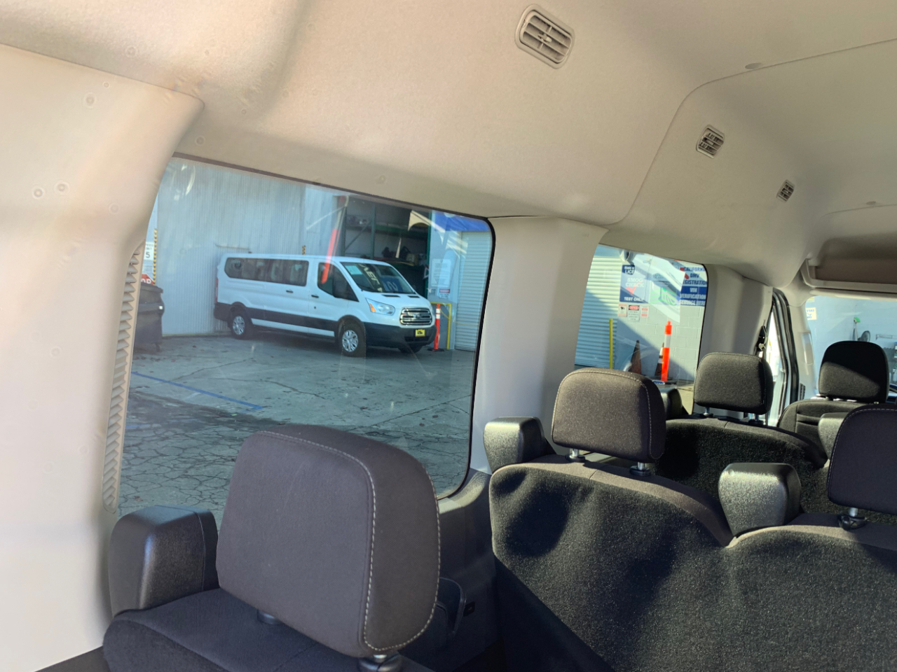 Ford Transit Passenger Wagon T-150 130" Med Roof XL RWD 2020