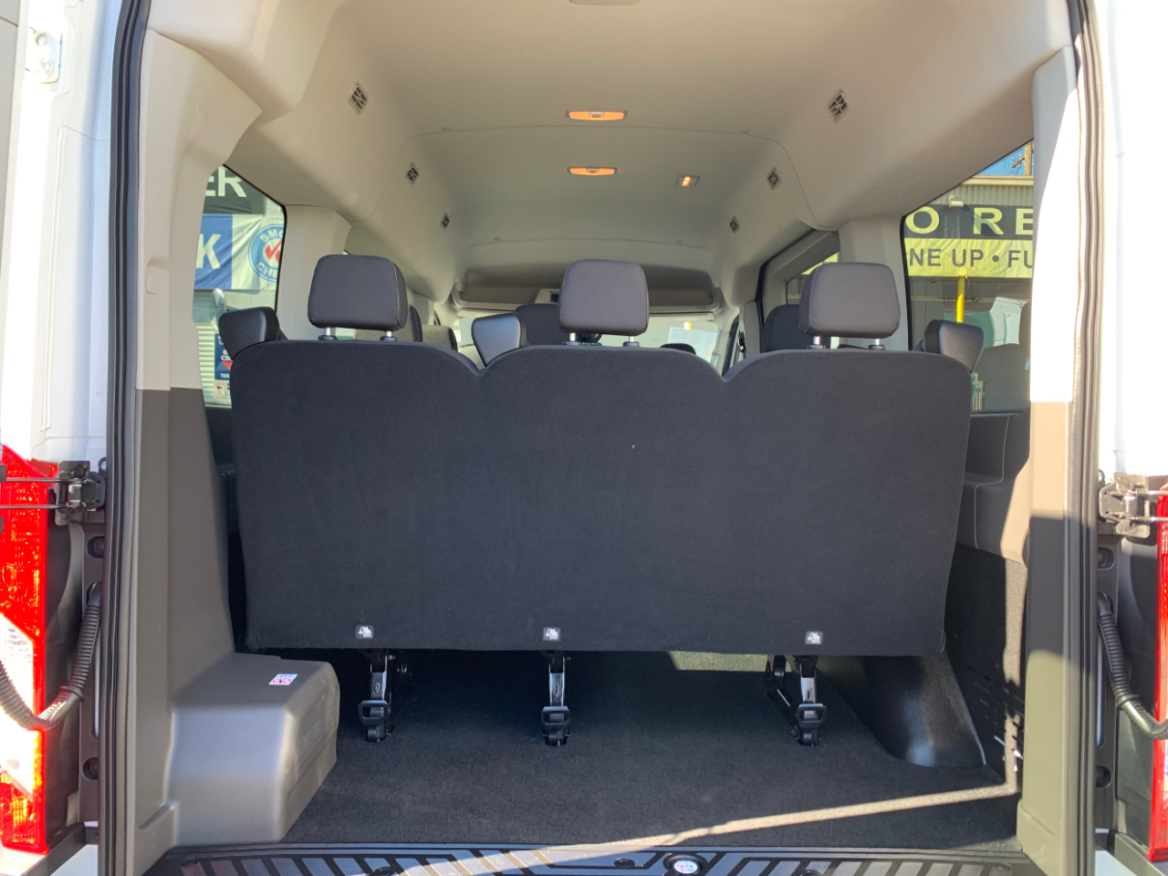 Ford Transit Passenger Wagon T-150 130" Med Roof XL RWD 2020