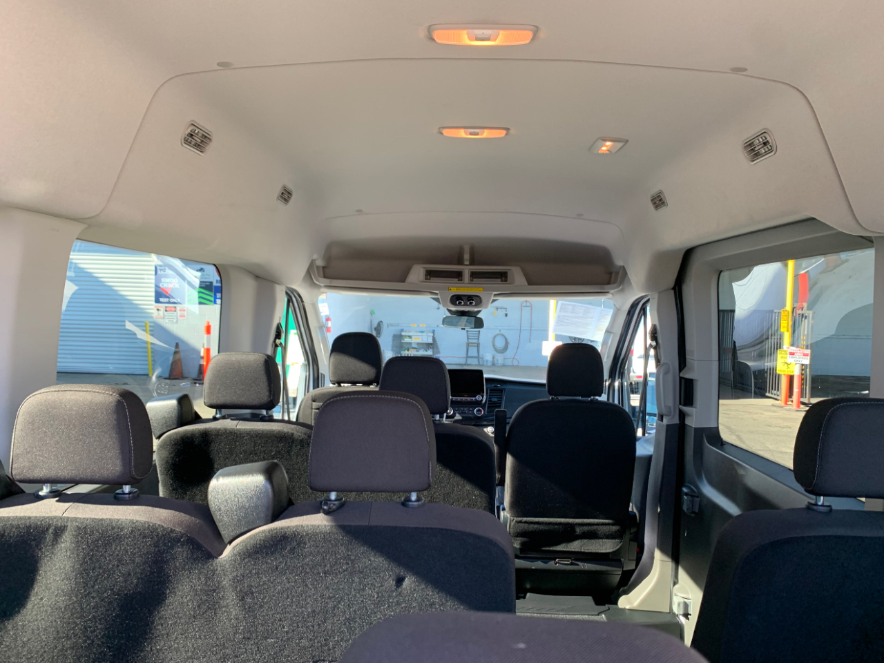 Ford Transit Passenger Wagon T-150 130" Med Roof XL RWD 2020