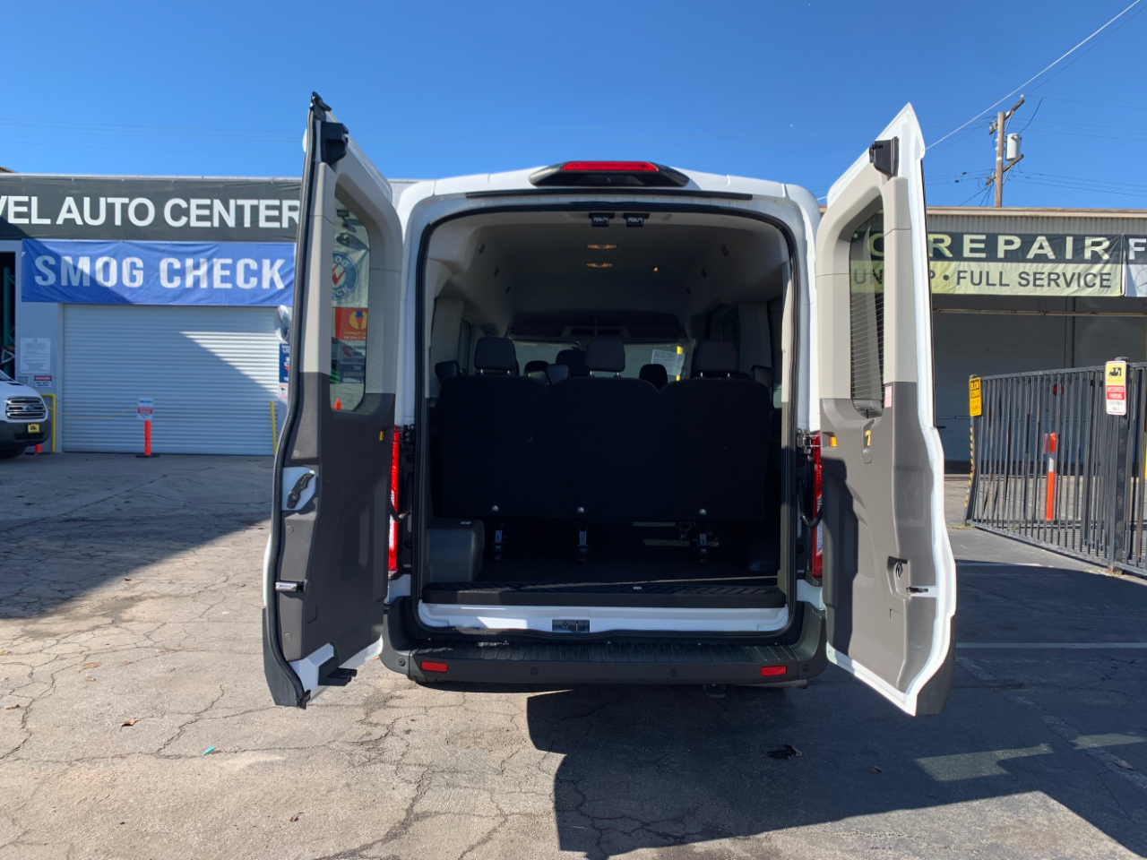 Ford Transit Passenger Wagon T-150 130" Med Roof XL RWD 2020