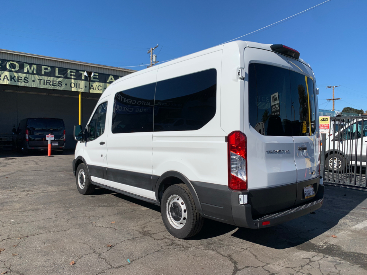 Ford Transit Passenger Wagon T-150 130" Med Roof XL RWD 2020