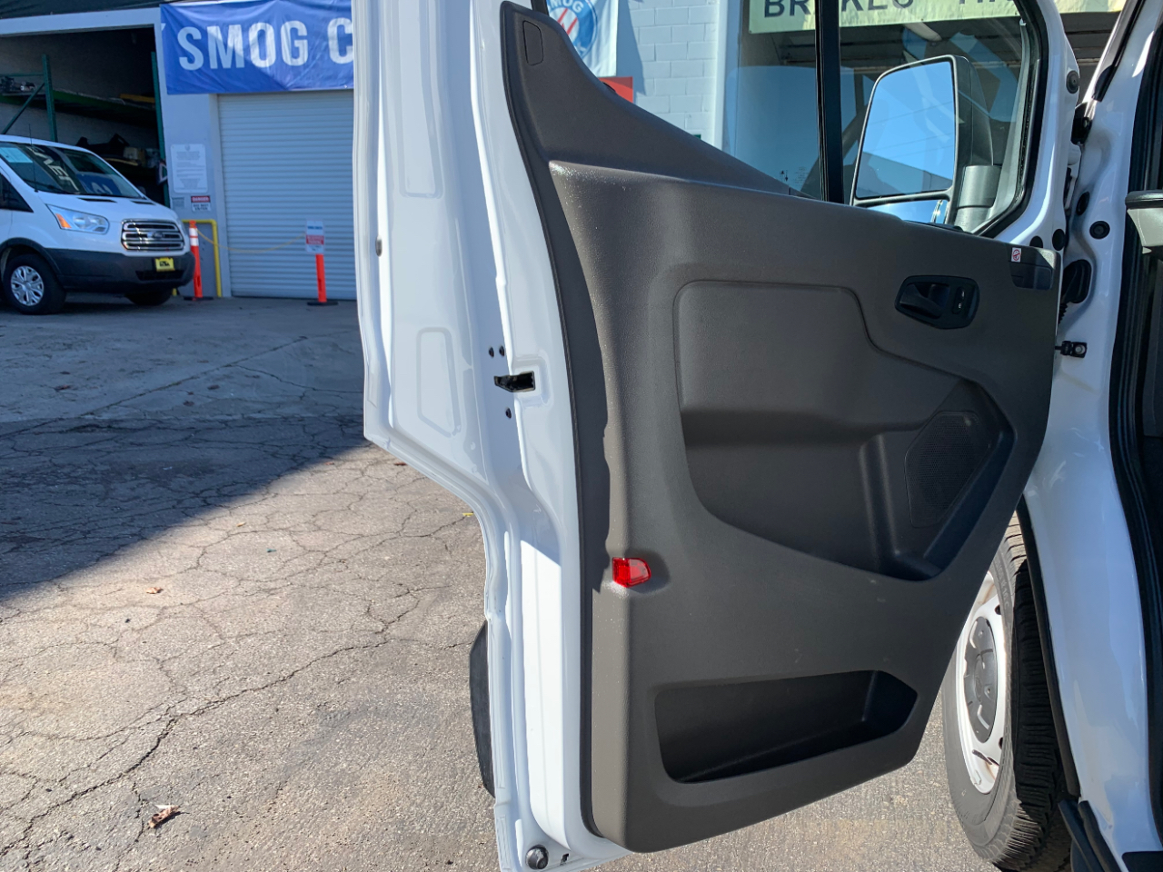 Ford Transit Passenger Wagon T-150 130" Med Roof XL RWD 2020