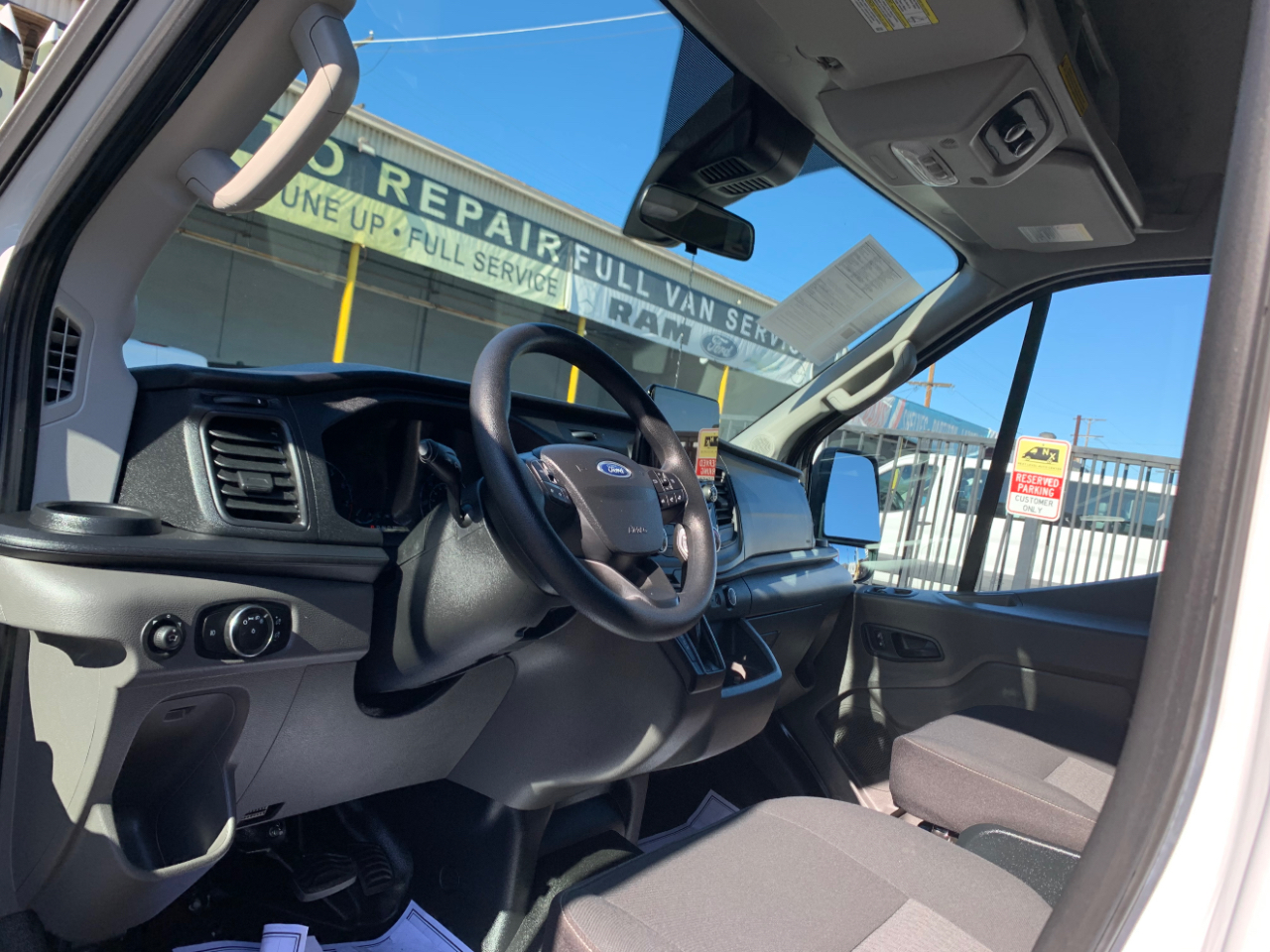 Ford Transit Passenger Wagon T-150 130" Med Roof XL RWD 2020