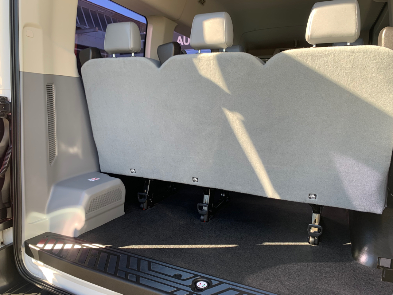 Ford Transit Passenger Wagon T-150 130" Med Roof XLT Sliding RH Dr 2019