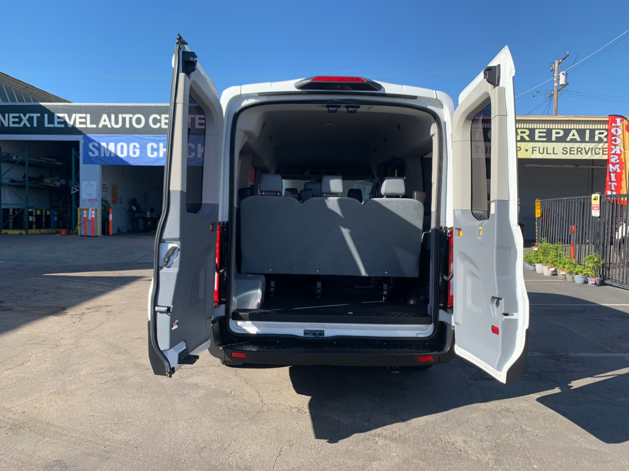 Ford Transit Passenger Wagon T-150 130" Med Roof XLT Sliding RH Dr 2019
