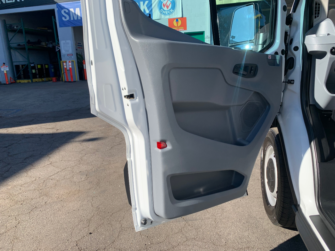 Ford Transit Passenger Wagon T-150 130" Med Roof XLT Sliding RH Dr 2019