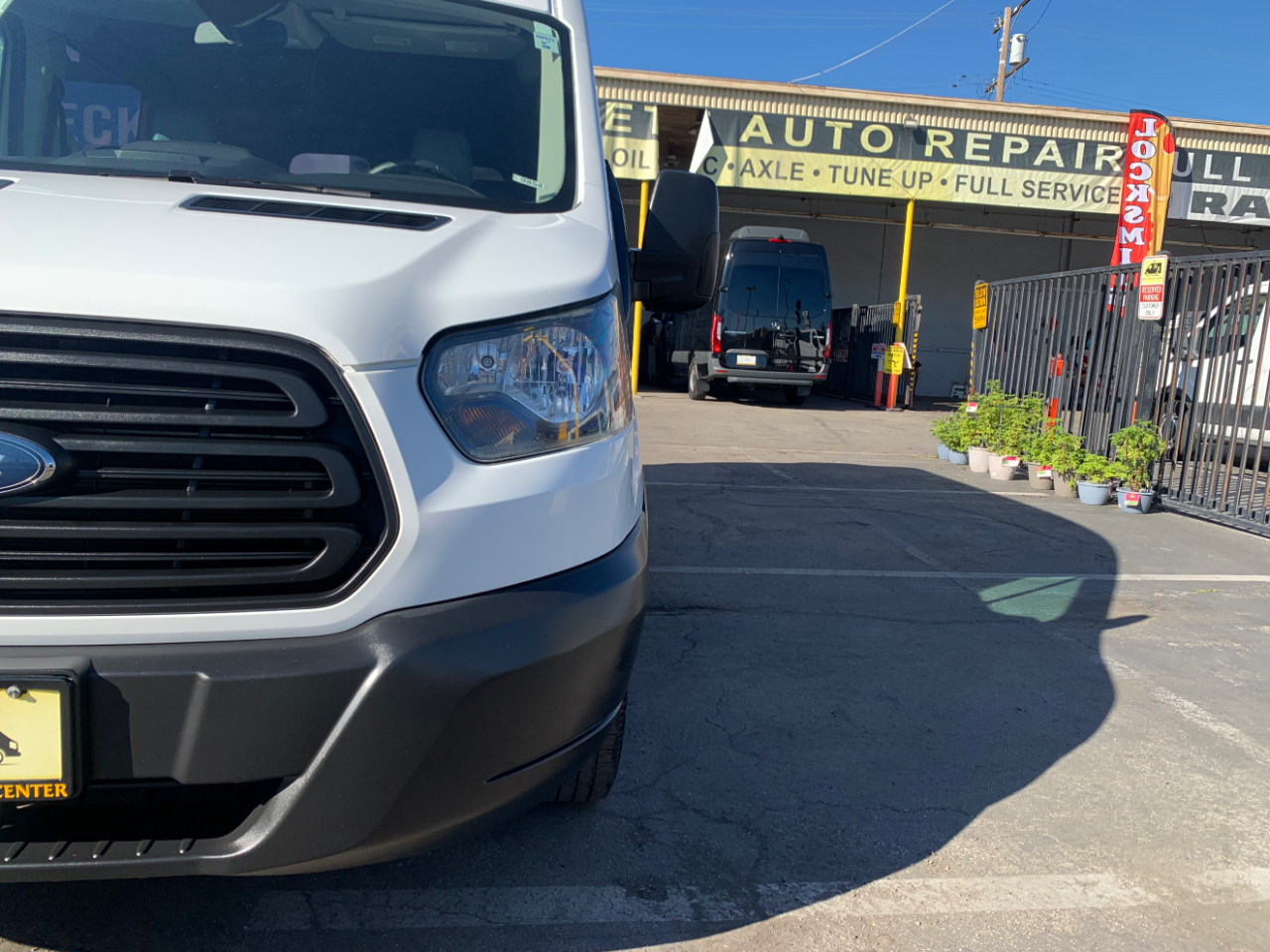 Ford Transit Passenger Wagon T-150 130" Med Roof XLT Sliding RH Dr 2019