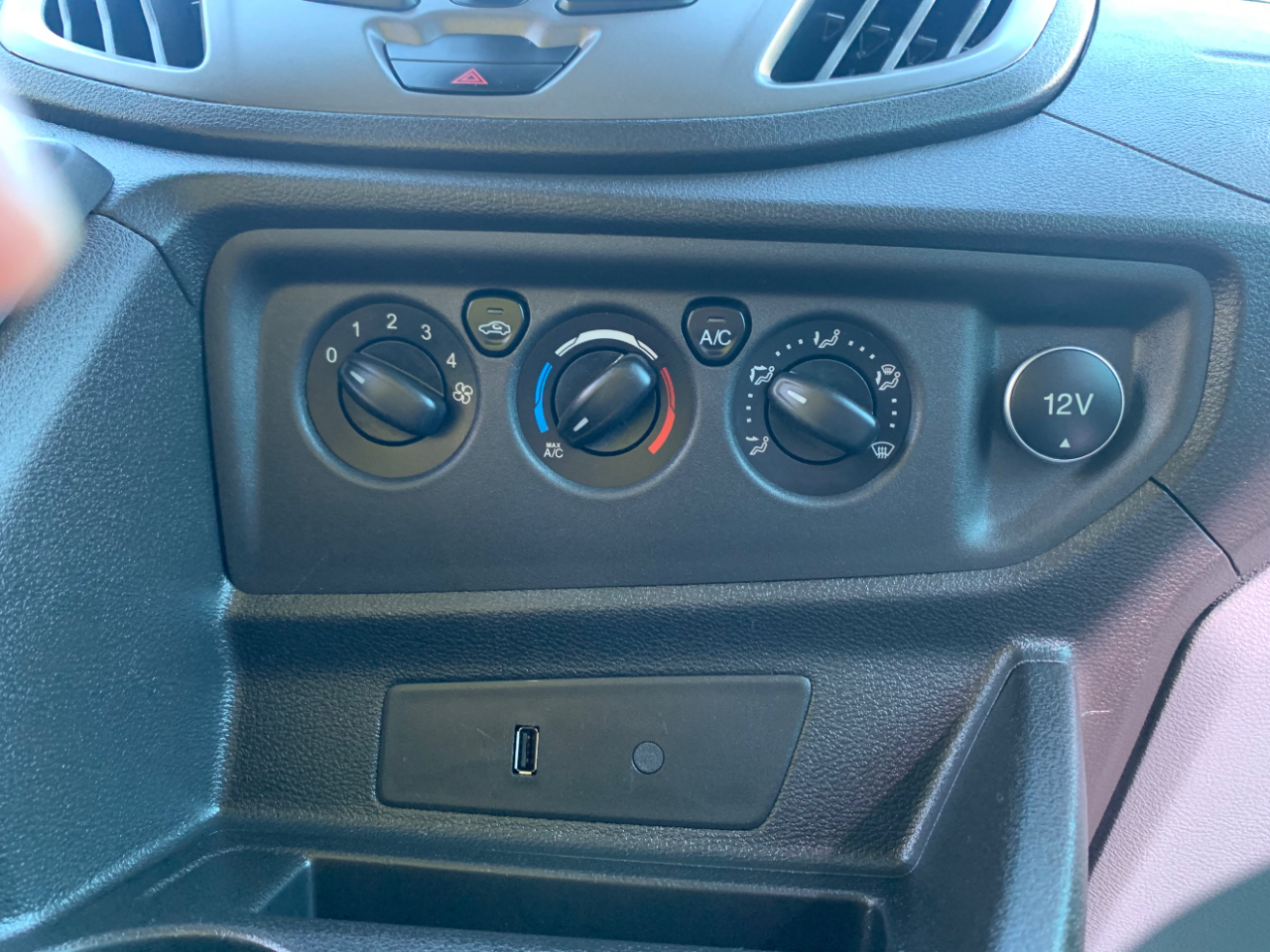 Ford Transit Passenger Wagon T-150 130" Med Roof XLT Sliding RH Dr 2019