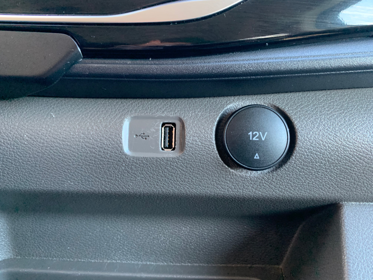 Ford Transit Passenger Wagon T-350 148" Low Roof XLT RWD 2023