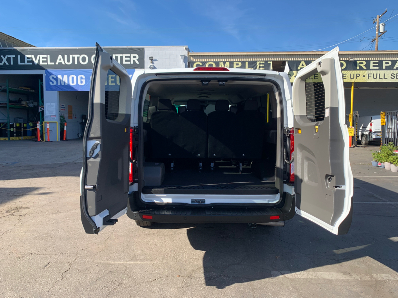 Ford Transit Passenger Wagon T-350 148" Low Roof XLT RWD 2023