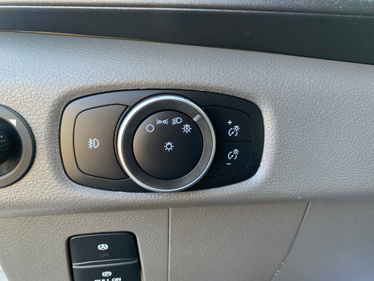 Ford Transit Passenger Wagon T-350 148" Low Roof XLT RWD 2023