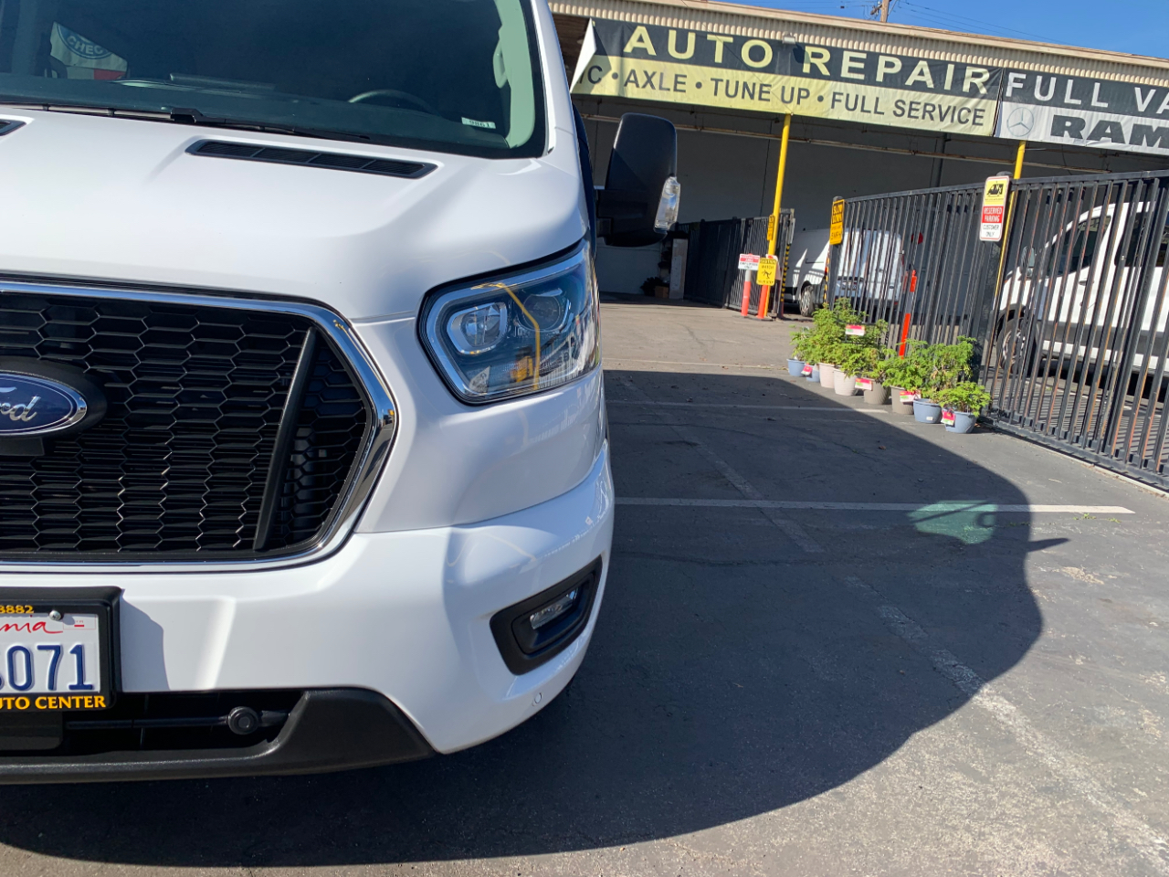 Ford Transit Passenger Wagon T-350 148" Low Roof XLT RWD 2023