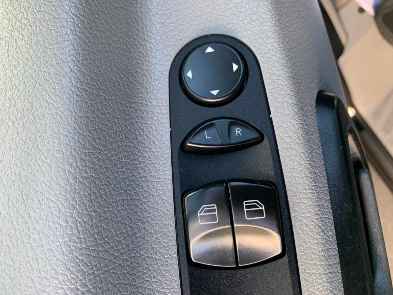 Mercedes-Benz Sprinter Passenger Vans RWD 2500 170" 2016