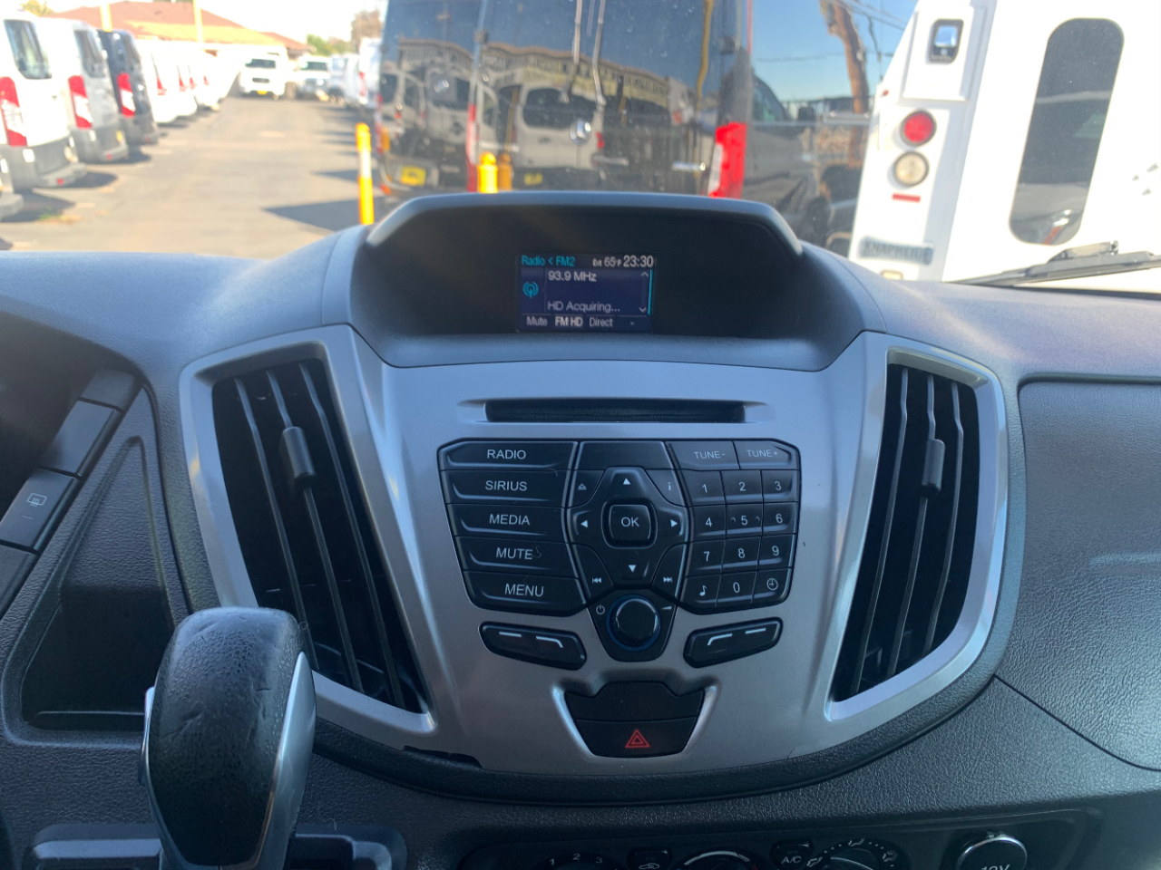 Ford Transit Wagon T-150 130" Low Roof XLT Sliding RH Dr 2015