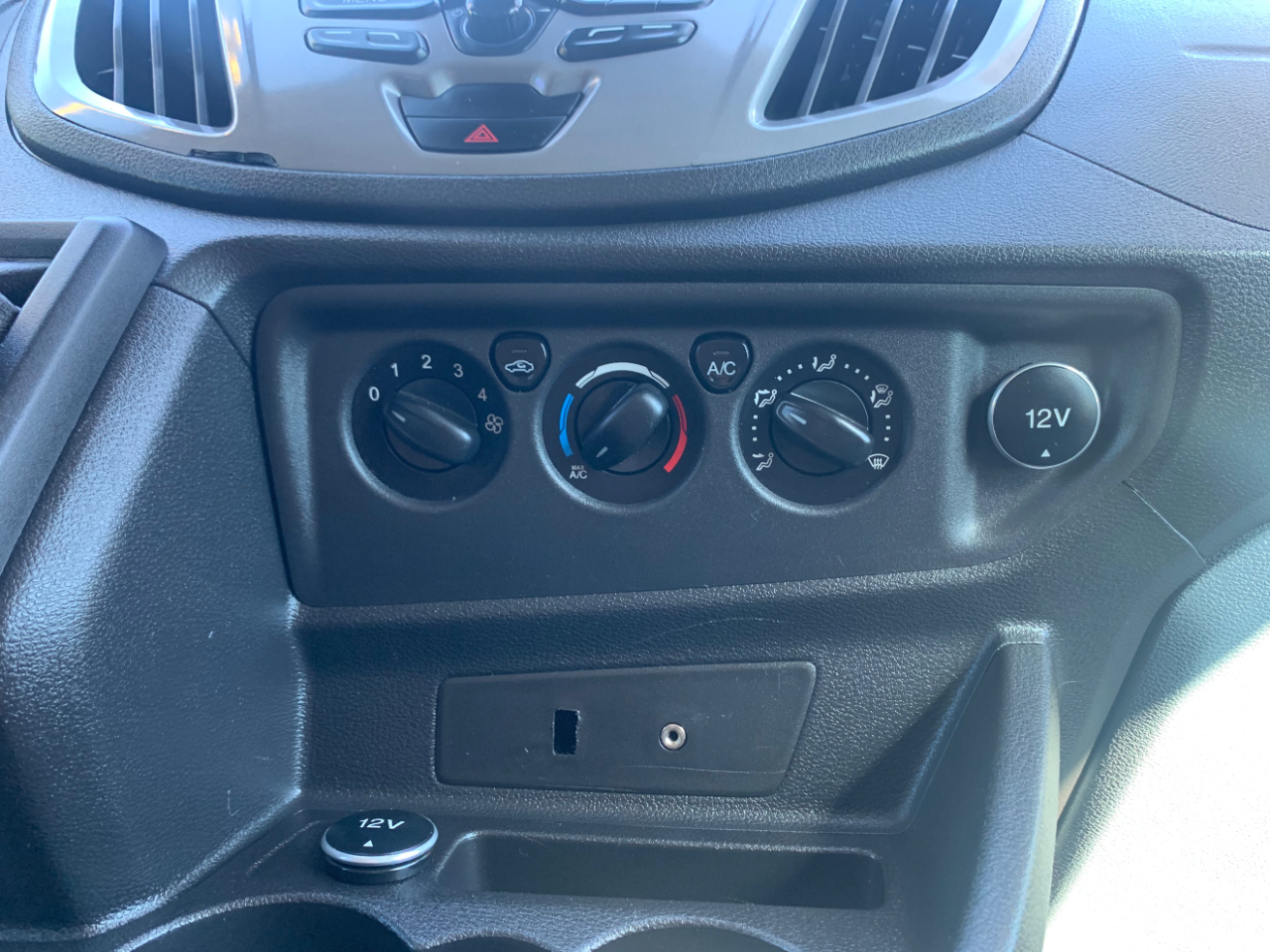 Ford Transit Wagon T-150 130" Low Roof XLT Sliding RH Dr 2015