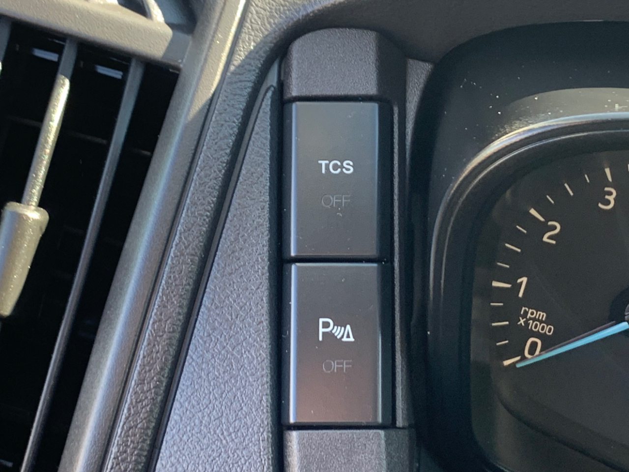 Ford Transit Wagon T-150 130" Low Roof XLT Sliding RH Dr 2015