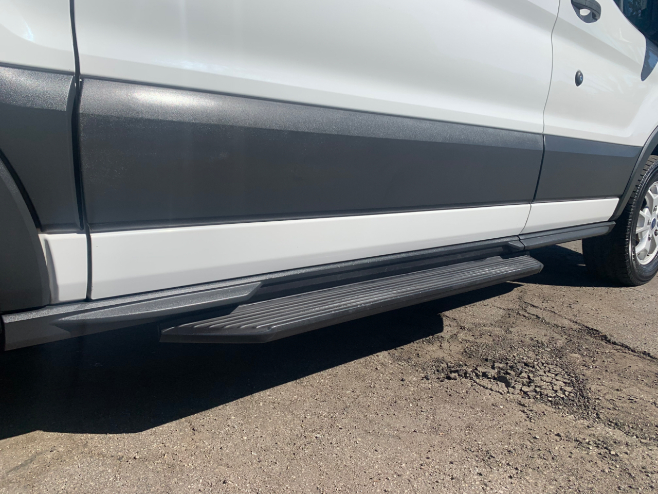 Ford Transit Wagon T-150 130" Low Roof XLT Sliding RH Dr 2015