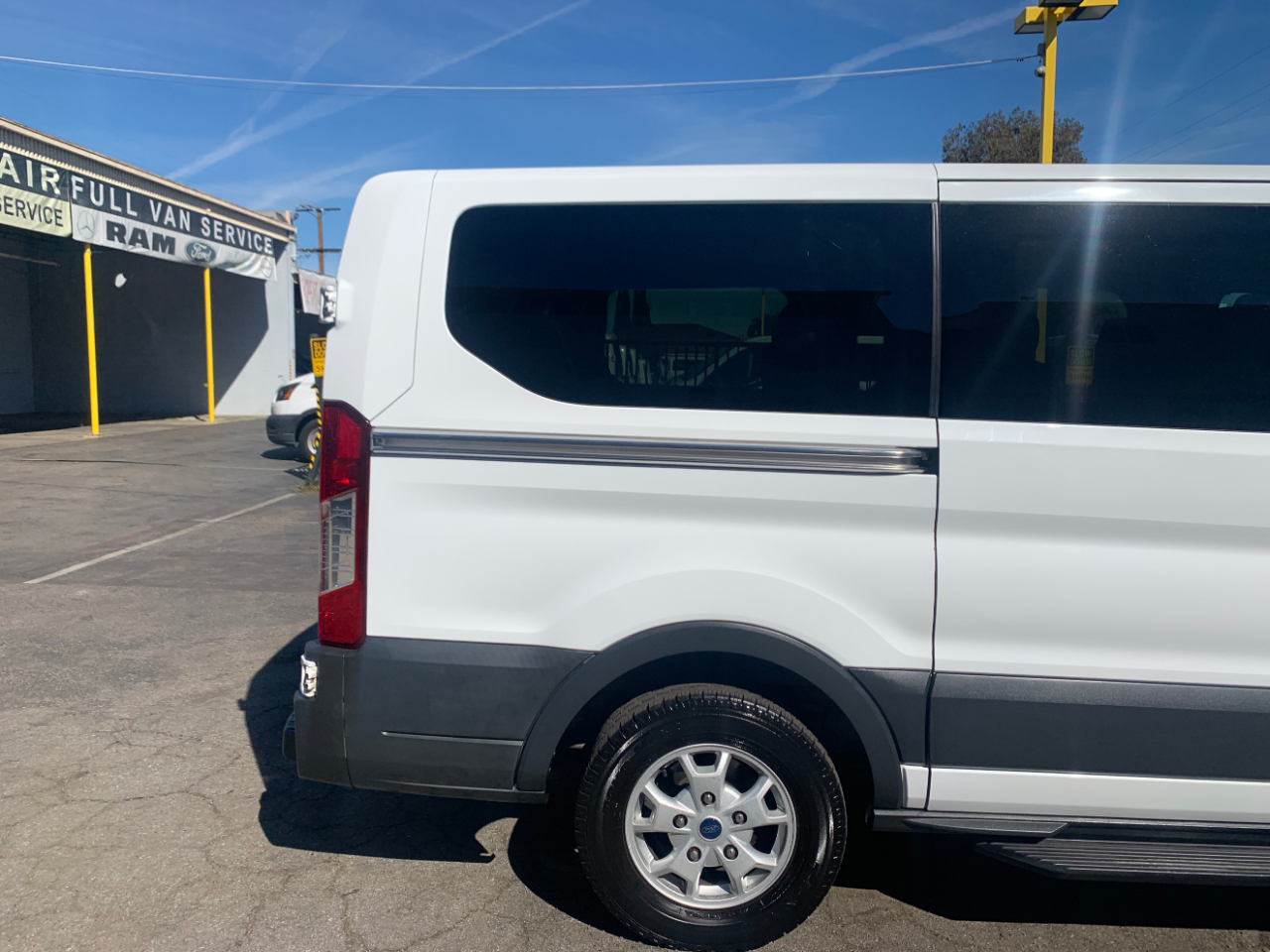 Ford Transit Wagon T-150 130" Low Roof XLT Sliding RH Dr 2015