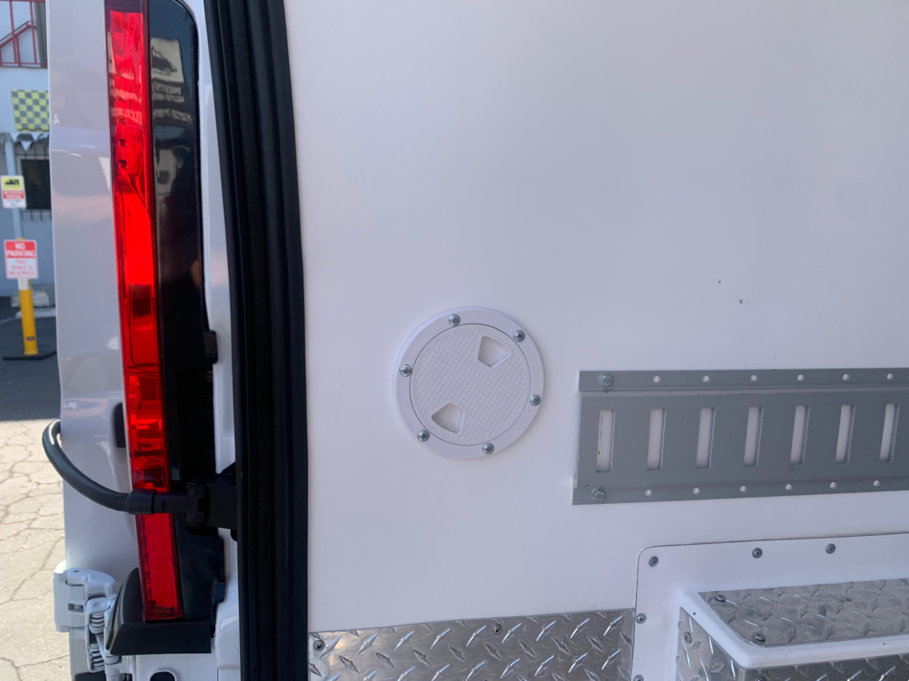 RAM ProMaster Cargo Van 1500 Low Roof 136" WB 2022