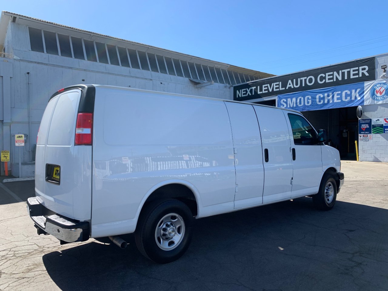 Chevrolet Express Cargo Van RWD 2500 155" 2022