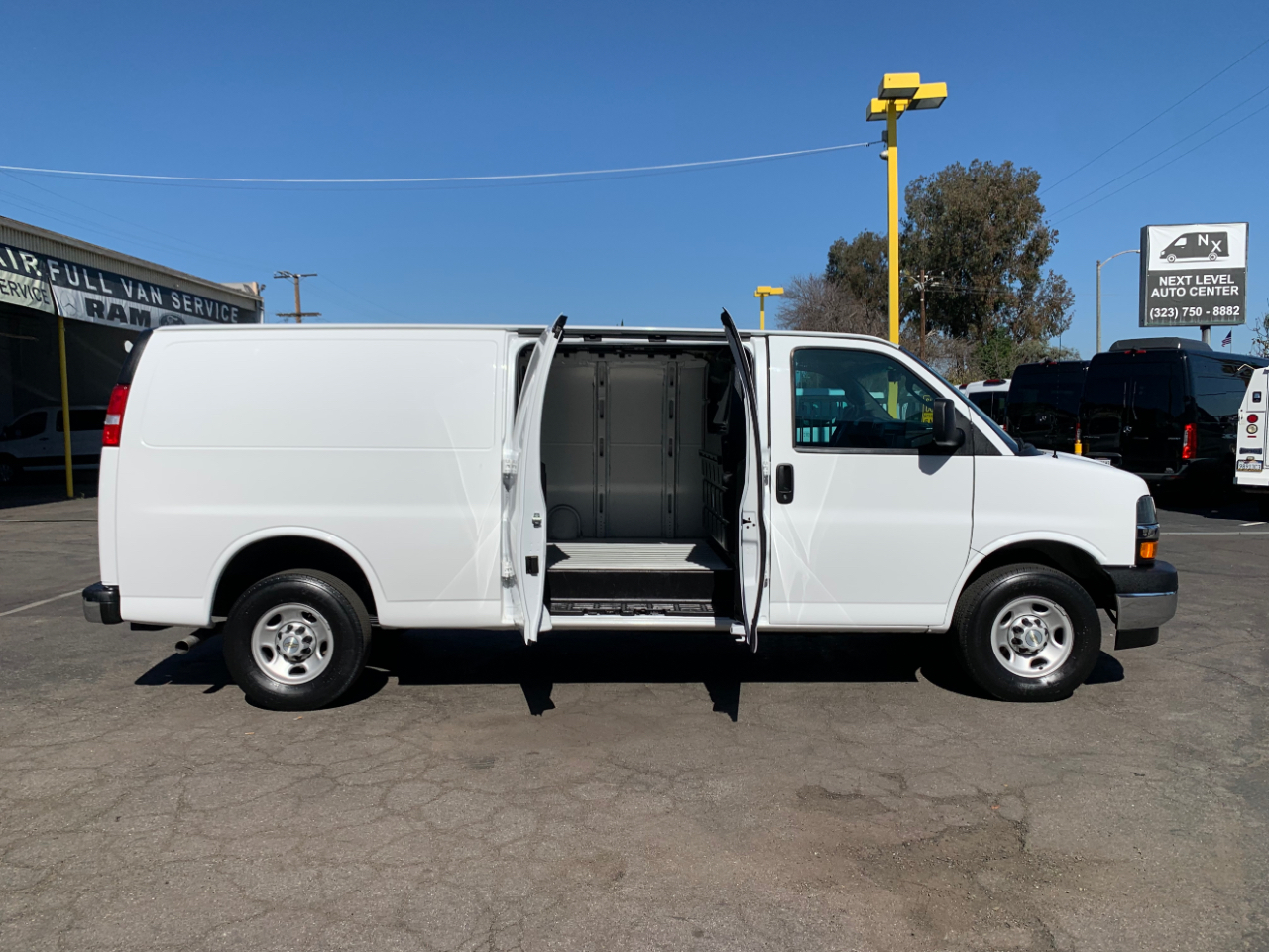 Chevrolet Express Cargo Van RWD 2500 155" 2022