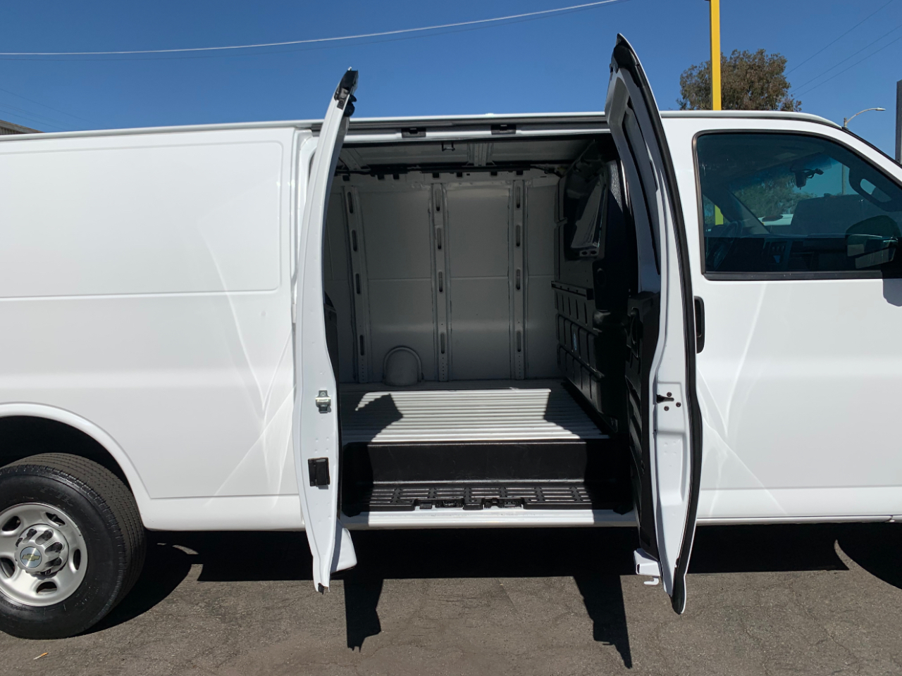 Chevrolet Express Cargo Van RWD 2500 155" 2022