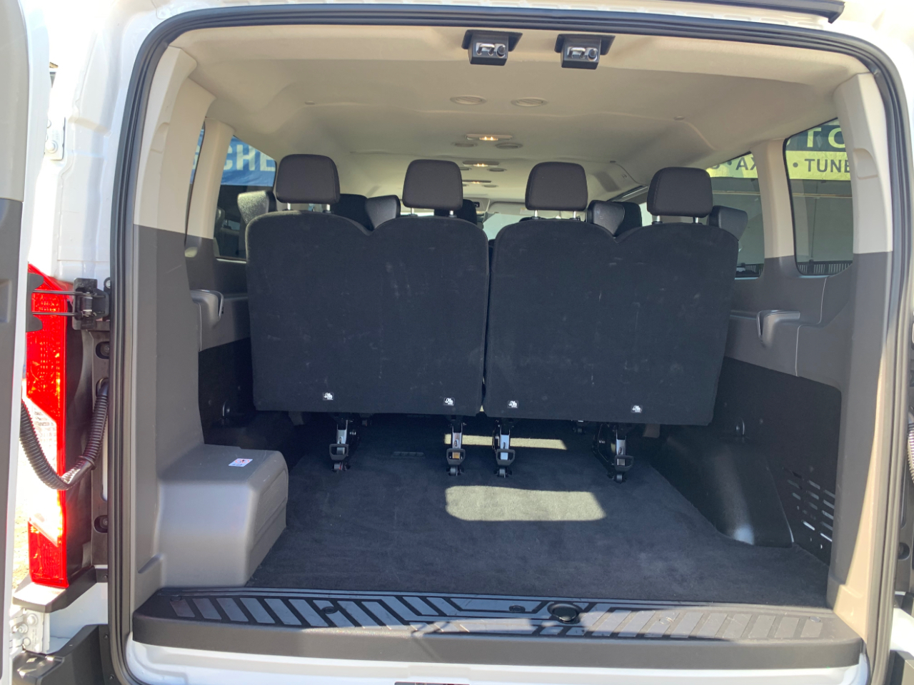 Ford Transit Passenger Wagon T-350 148" Low Roof XLT RWD 2024