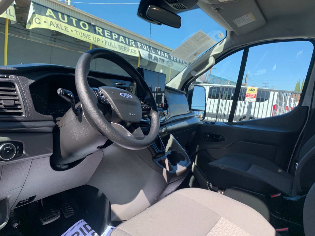 Ford Transit Passenger Wagon T-350 148" Low Roof XLT RWD 2024