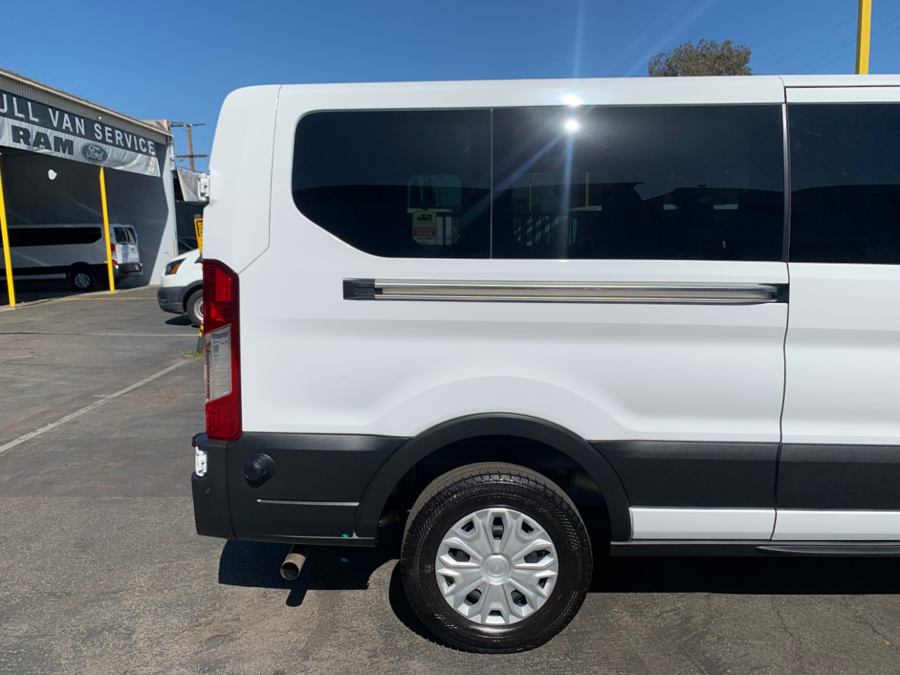 Ford Transit Passenger Wagon T-350 148" Low Roof XLT RWD 2024