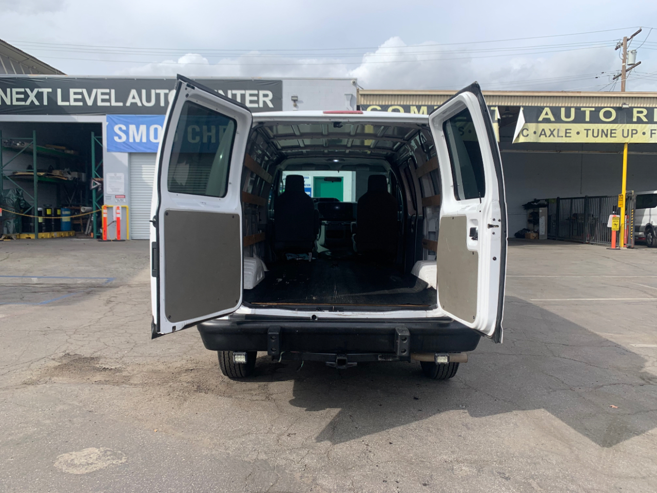 Ford Econoline Cargo Van E-250 2014