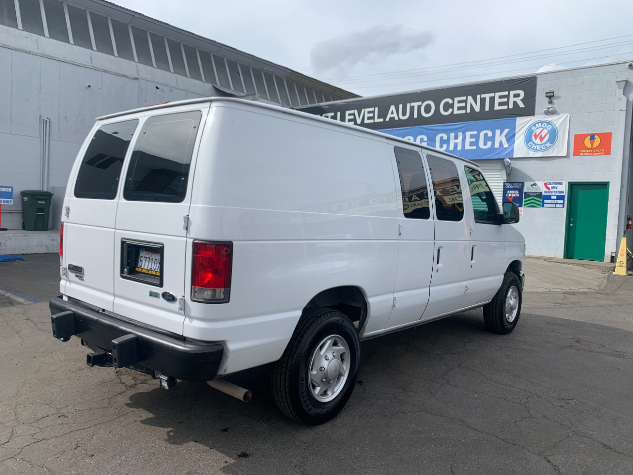 Ford Econoline Cargo Van E-250 2014