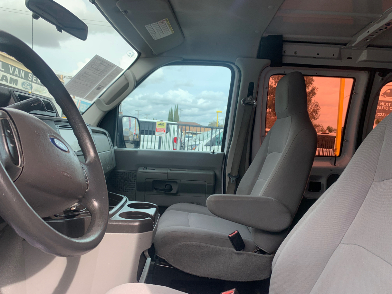 Ford Econoline Cargo Van E-250 2014