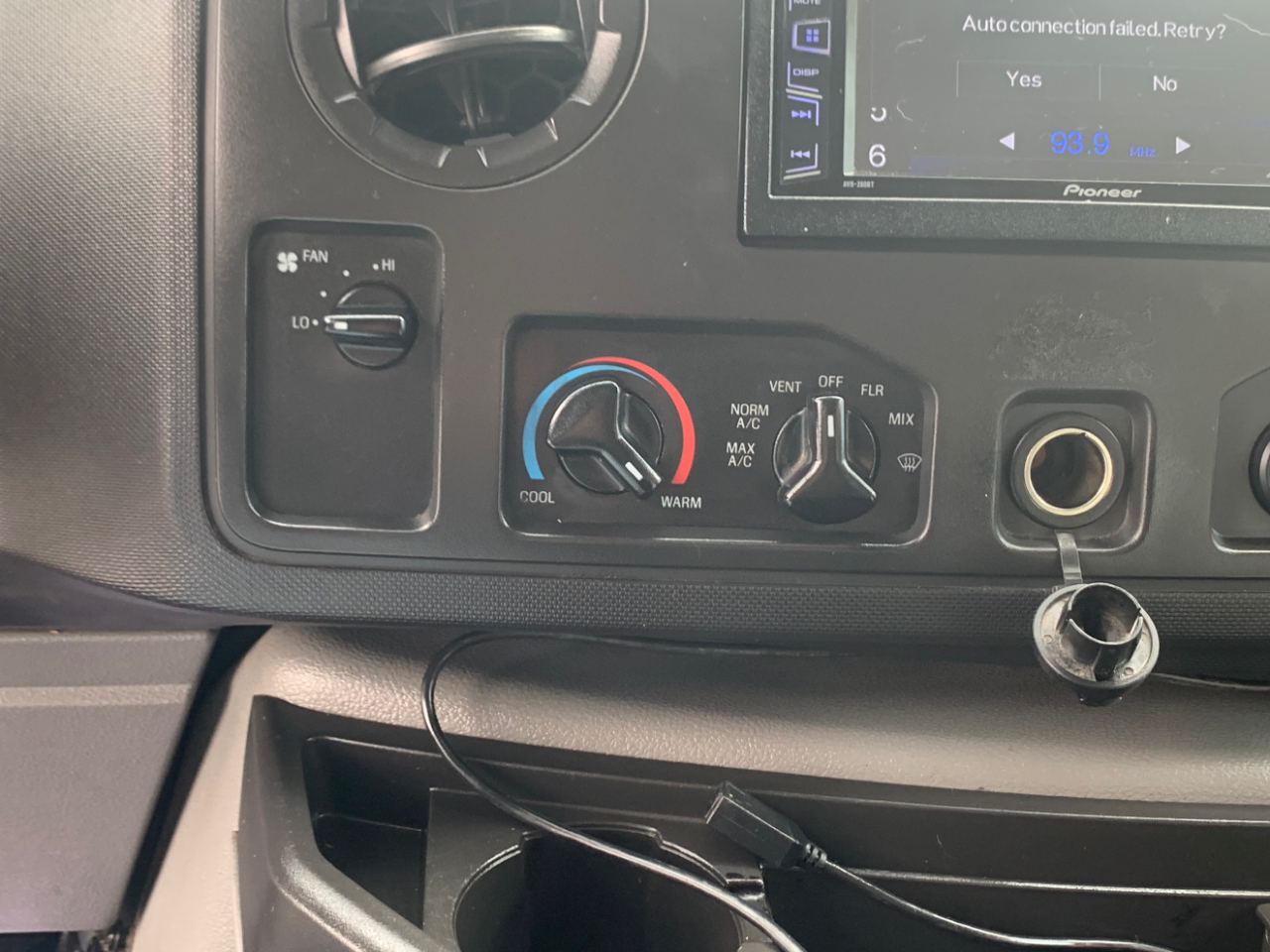 Ford Econoline Cargo Van E-250 2014