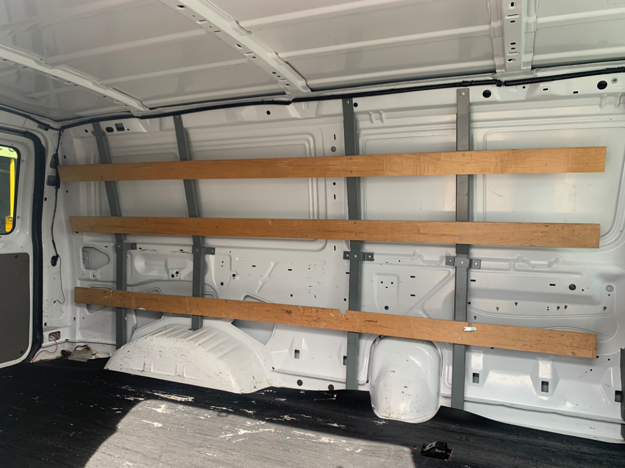 Ford Econoline Cargo Van E-250 2014