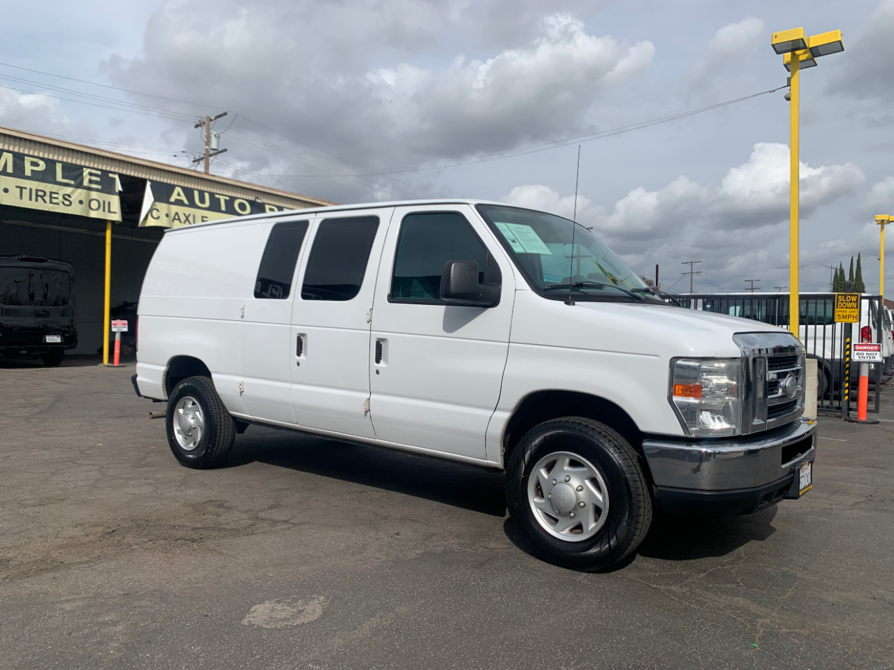 Ford Econoline Cargo Van E-250 2014